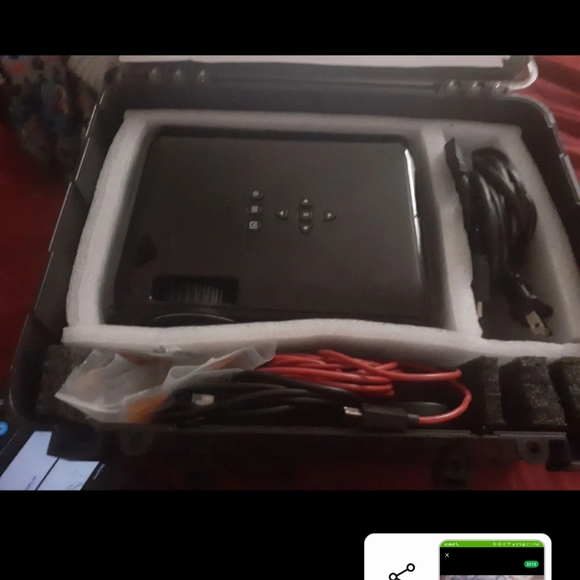 Projector - Picture 3 of 3